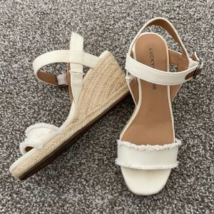 Lucky Brand wedge sandals in size 7.5